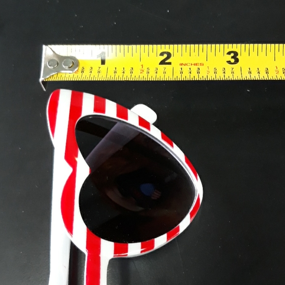 American Flag Sunglasses - Picture 3 of 4